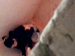 Egy nagyon dögös szőke anya fia pornó videó építési felügyelő megszívja az öreg farkát, és beveszi a puncijába