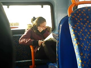 Nagy mellű anya kibaszott és szopás retro családi porno POV stílusban
